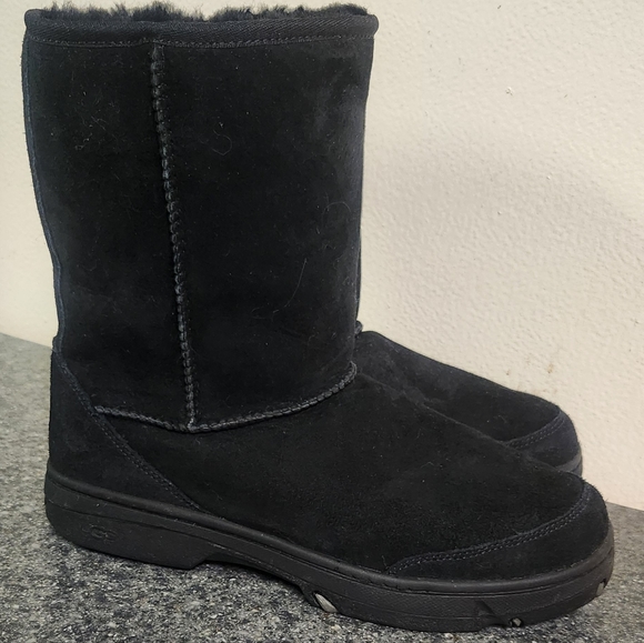 UGG AUSTRALIA WOMEN ULTIMATE SHORT 5275 BOOT Size 11 - Picture 2 of 5